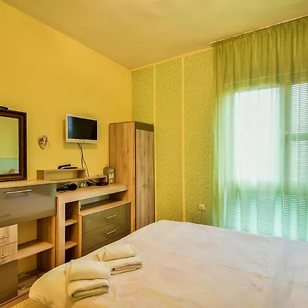 Cozy Flat For 3 On A Budget Апартаменты *